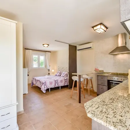 Pensionat Fortuna - у Estudios Vacaciones Con Piscina Comun, *