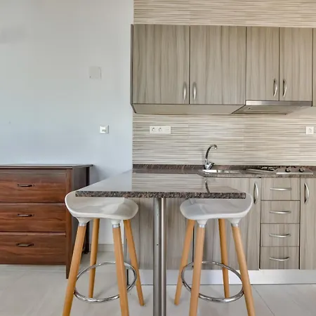 Guest house Fortuna - у Estudios Vacaciones Con Territorio Y Piscina Comun, *