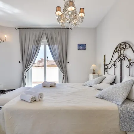 بيت ضيافة Fortuna - у Estudios Vacaciones Con Territorio Y Piscina Comun, *
