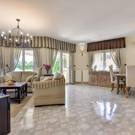 بيت ضيافة Fortuna - у Estudios Vacaciones Con Territorio Y Piscina Comun,